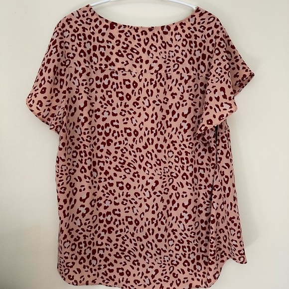 Pink Short Sleeve Blouse with Relaxed Fit - Picture 5 of 6